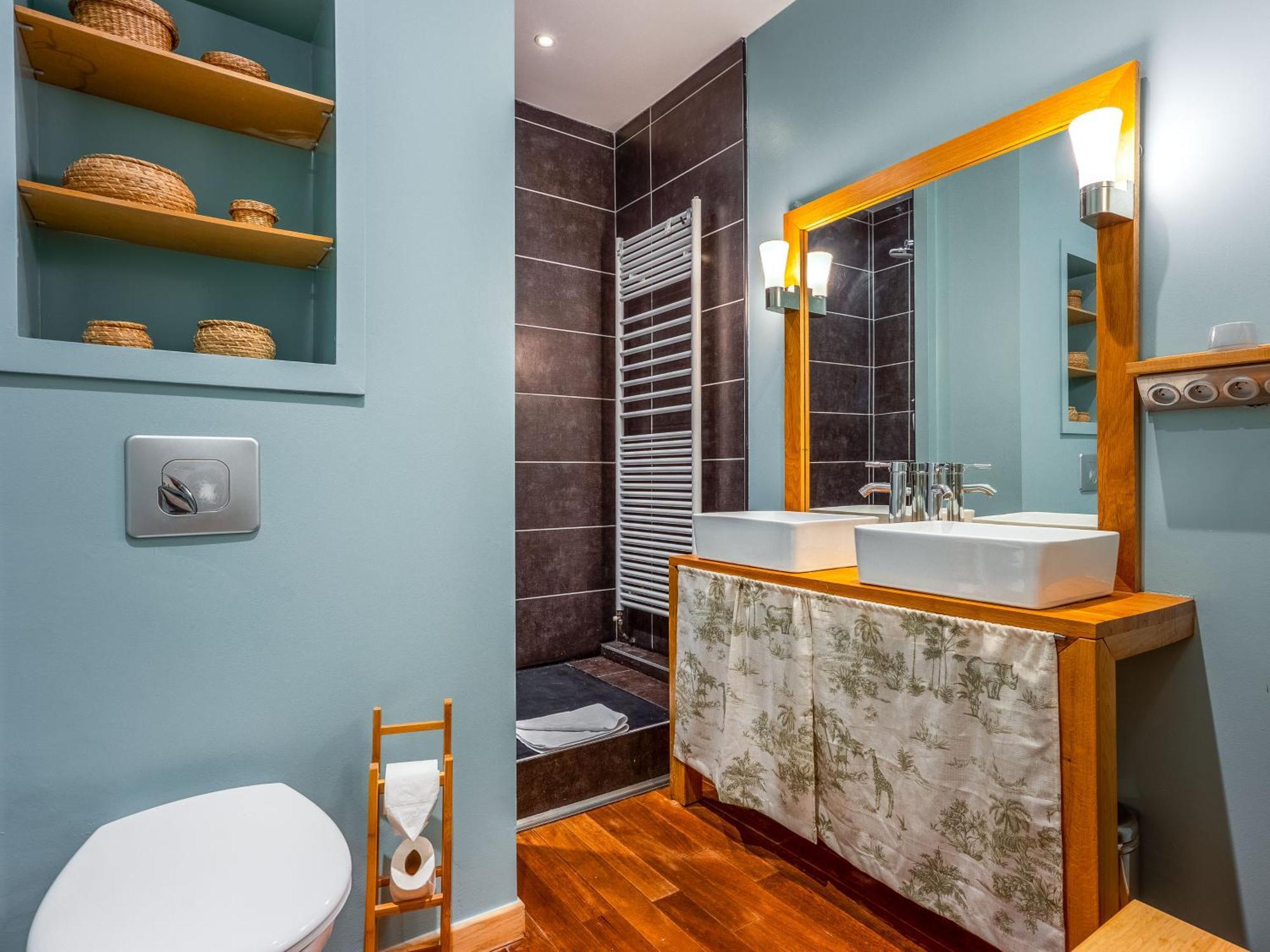 Le Chic D'adam - A Cote Du Parc De La Pepiniere Apartment *